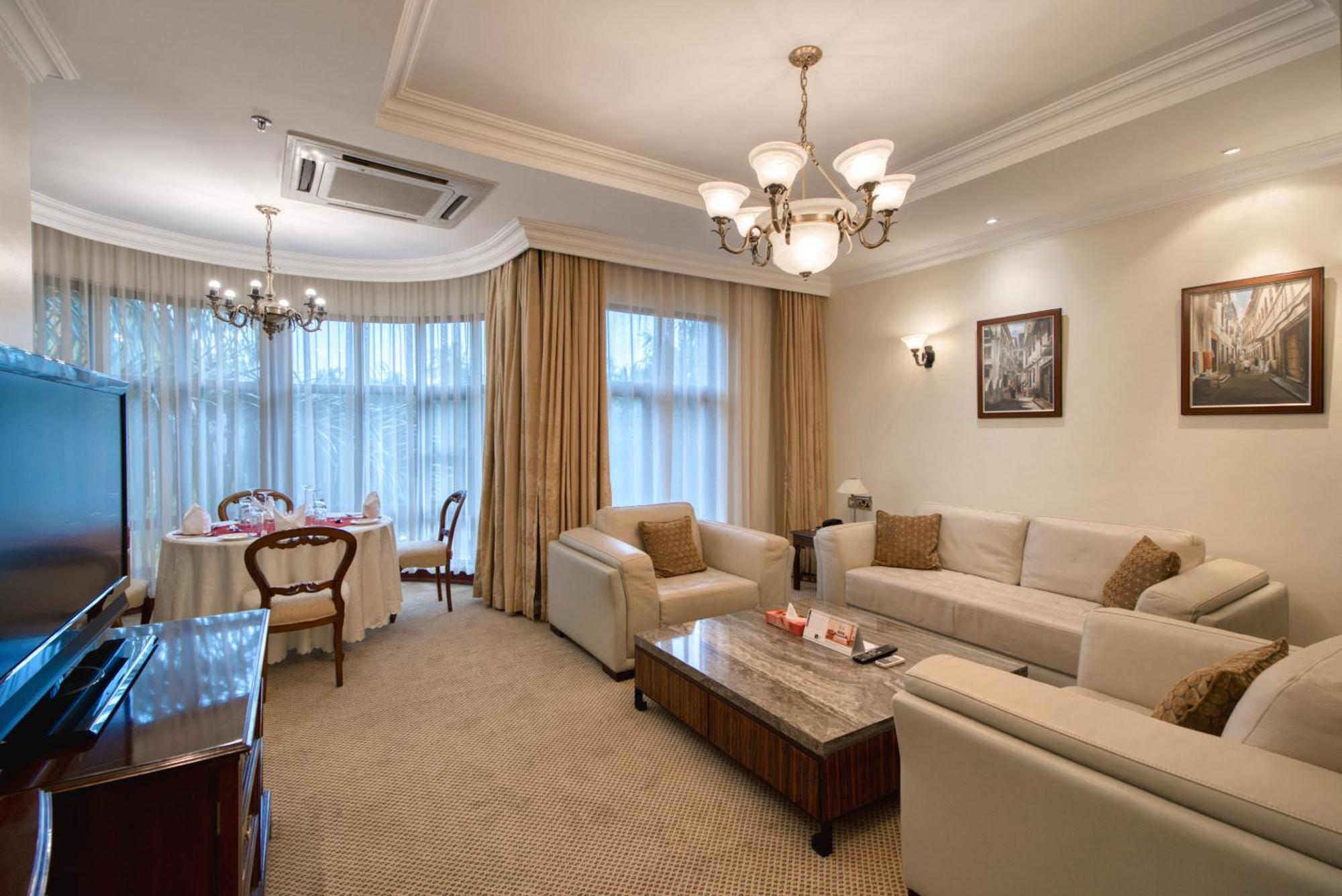 Kibo Palace Hotel Arusha Room photo