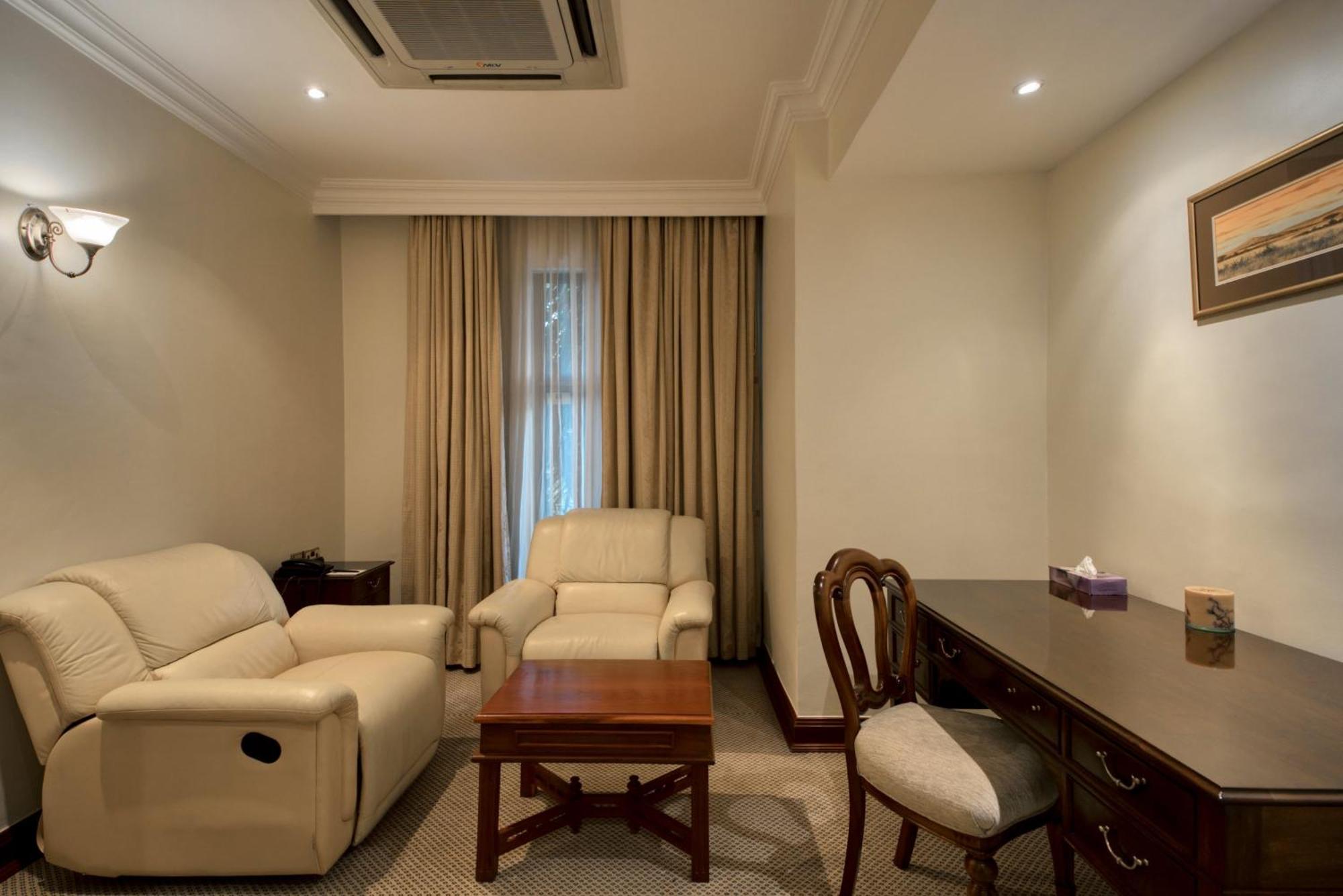 Kibo Palace Hotel Arusha Room photo