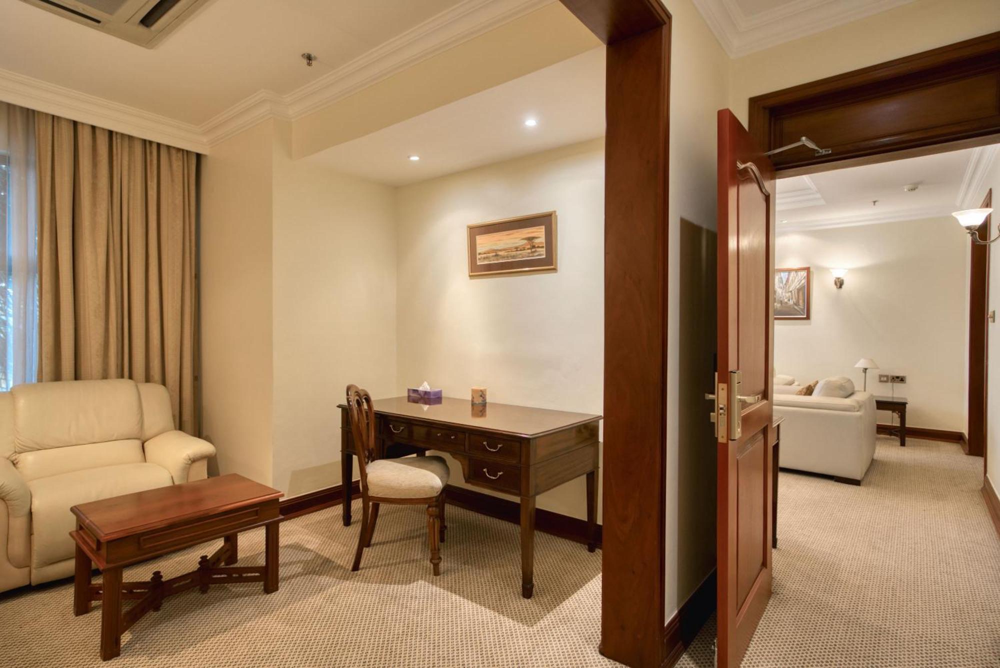 Kibo Palace Hotel Arusha Room photo
